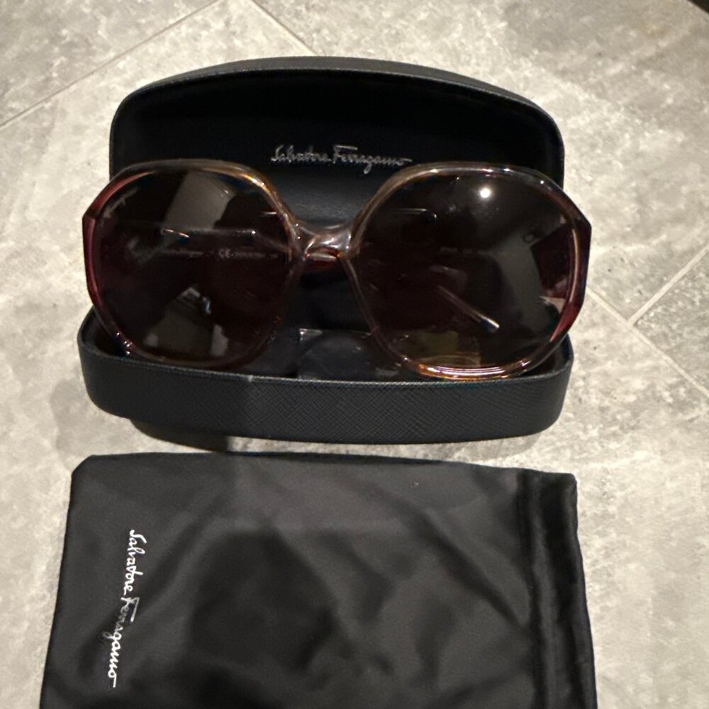 Salvatore Ferragamo SF743S Ladies Sunglasses with Case